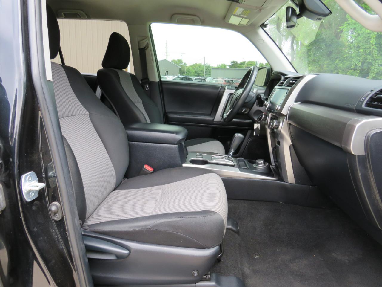 Toyota 4Runner SR5 4WD 2021