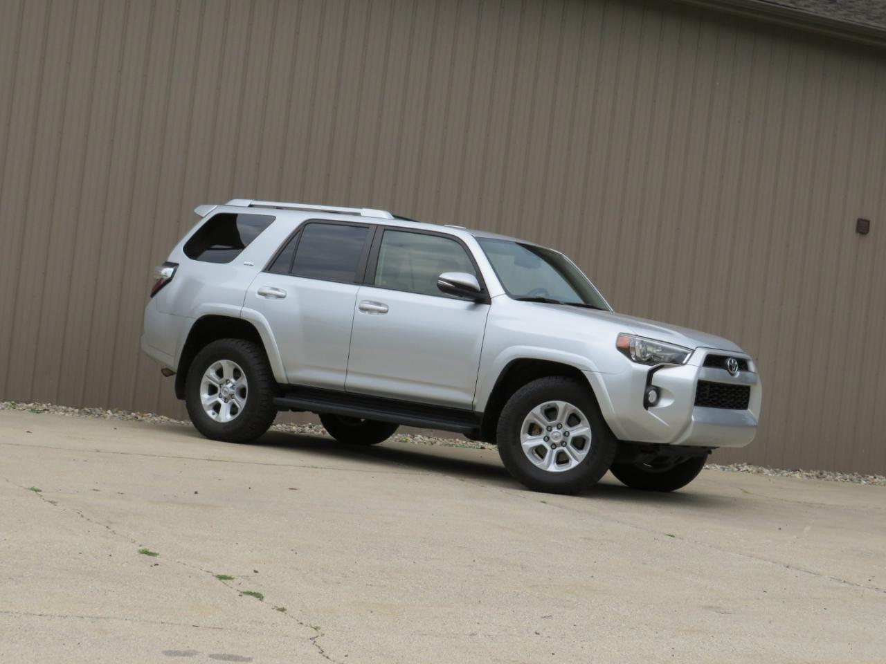 Toyota 4Runner SR5 4WD 2016
