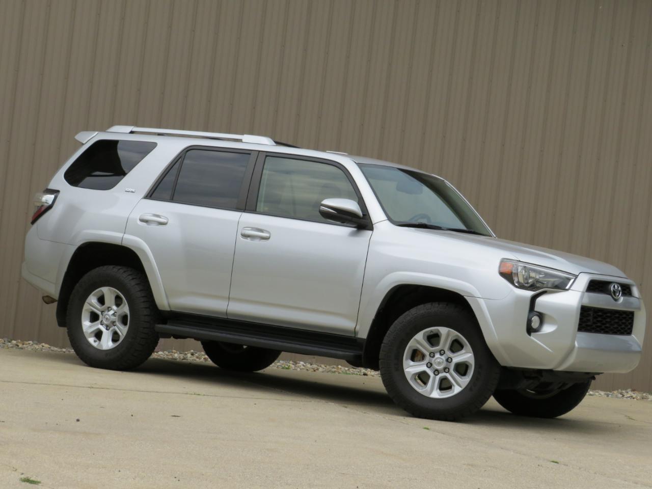 Toyota 4Runner SR5 4WD 2016