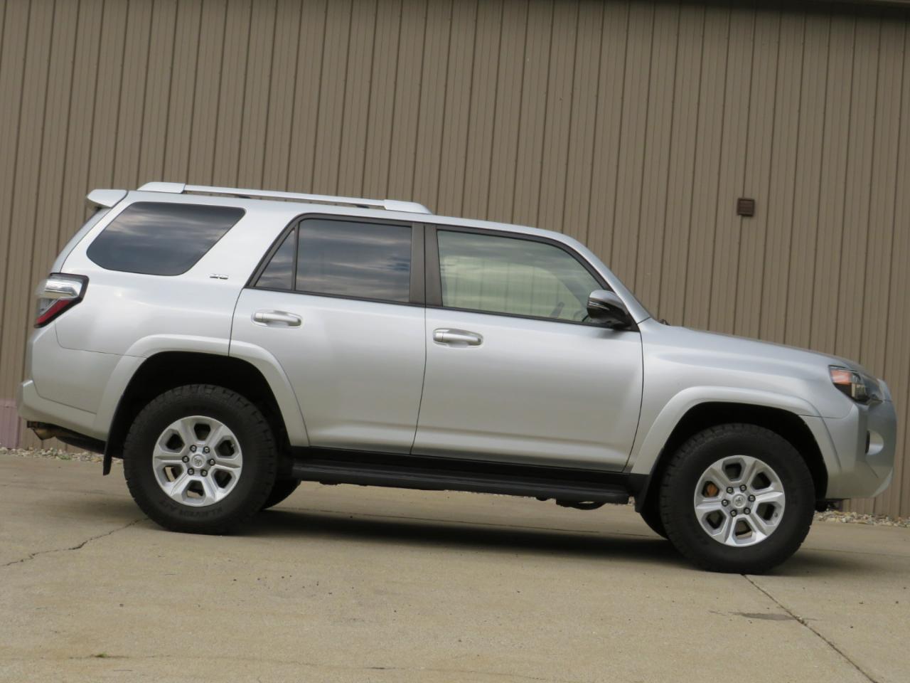 Toyota 4Runner SR5 4WD 2016