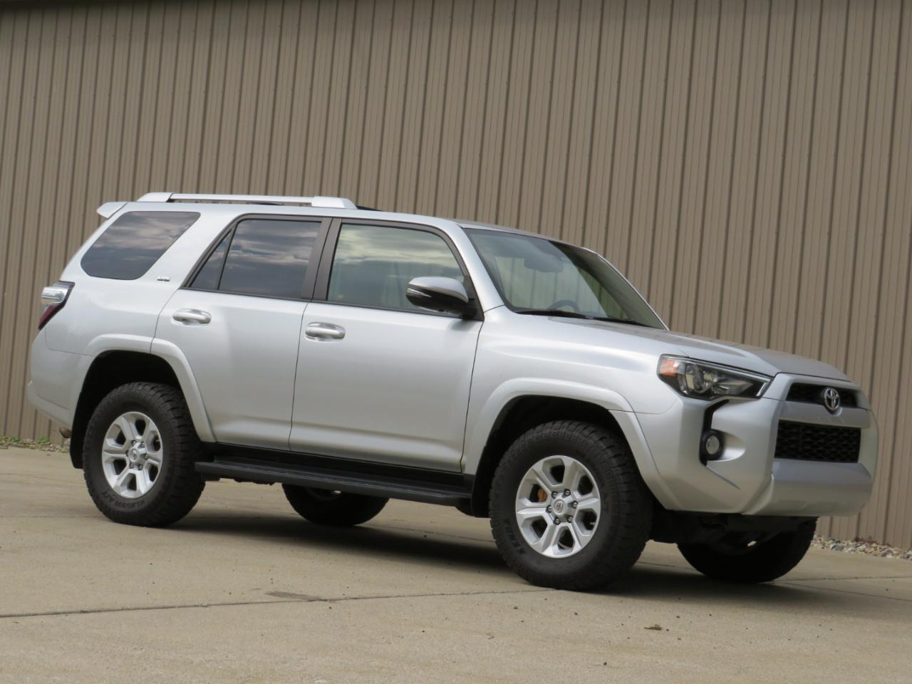 Toyota 4Runner SR5 4WD 2016