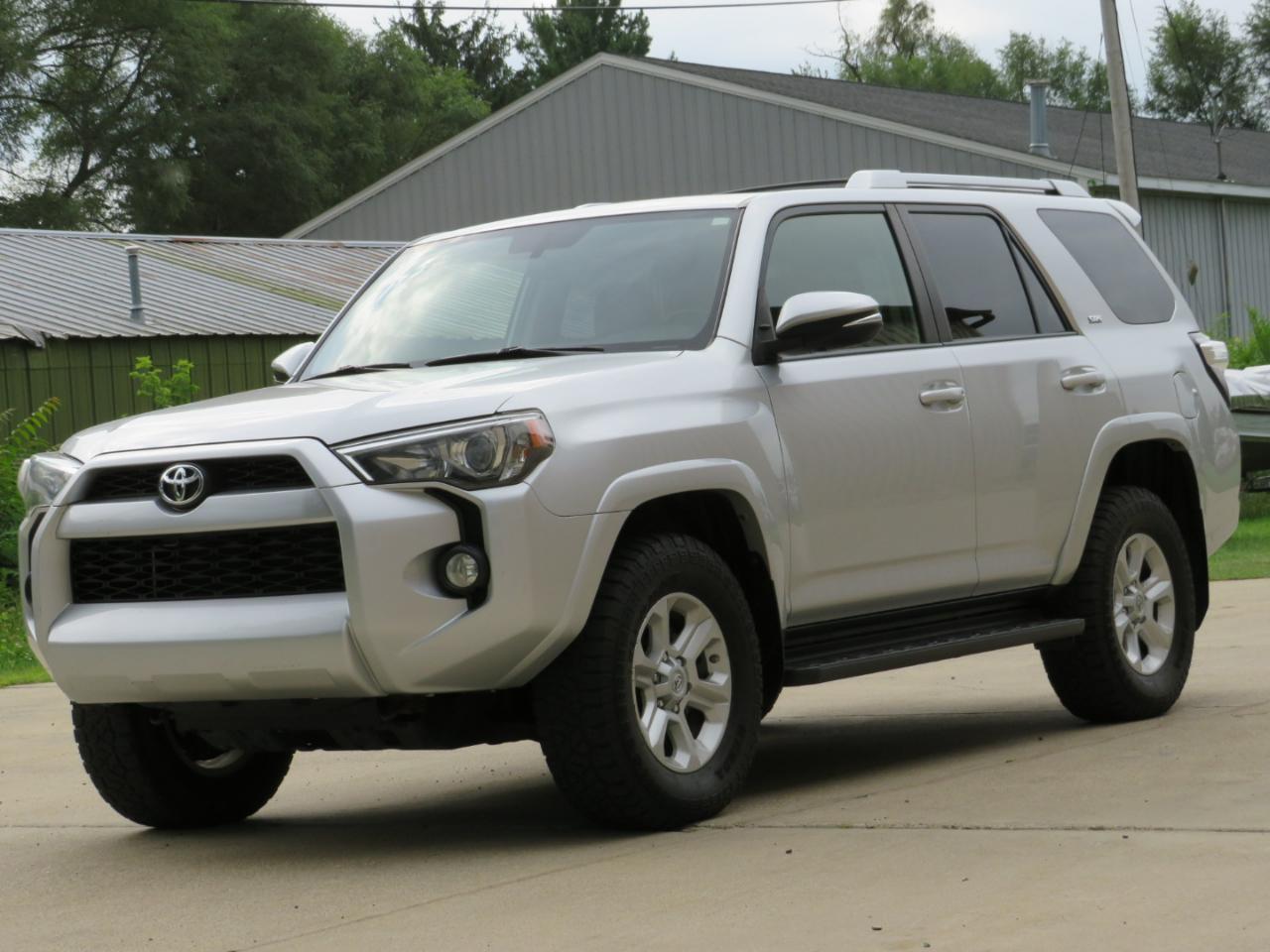 Toyota 4Runner SR5 4WD 2016
