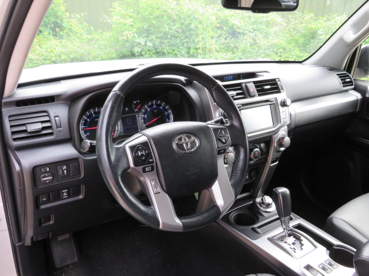Toyota 4Runner SR5 4WD 2016