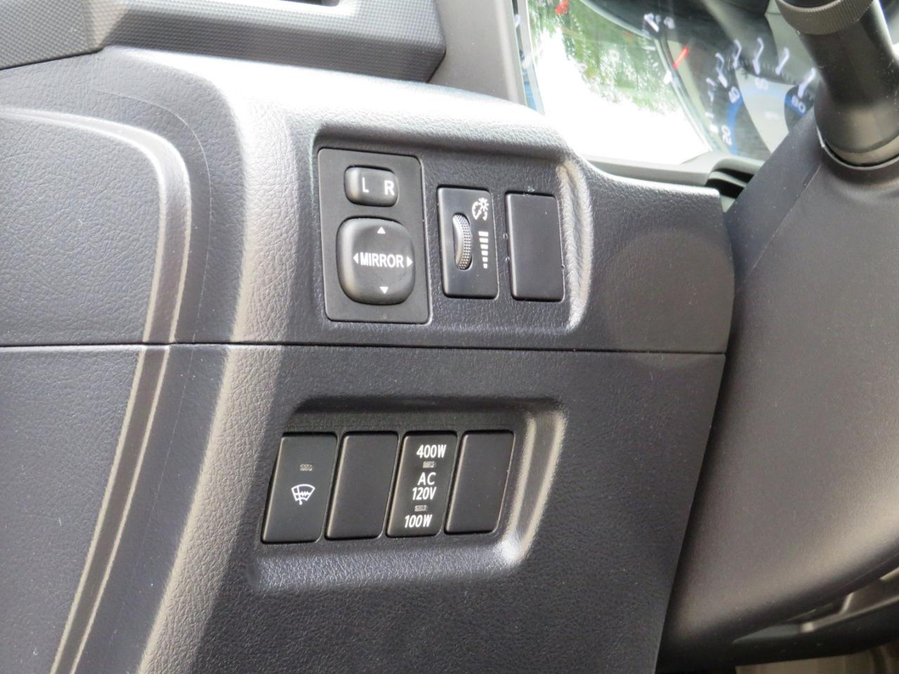 Toyota 4Runner SR5 4WD 2016