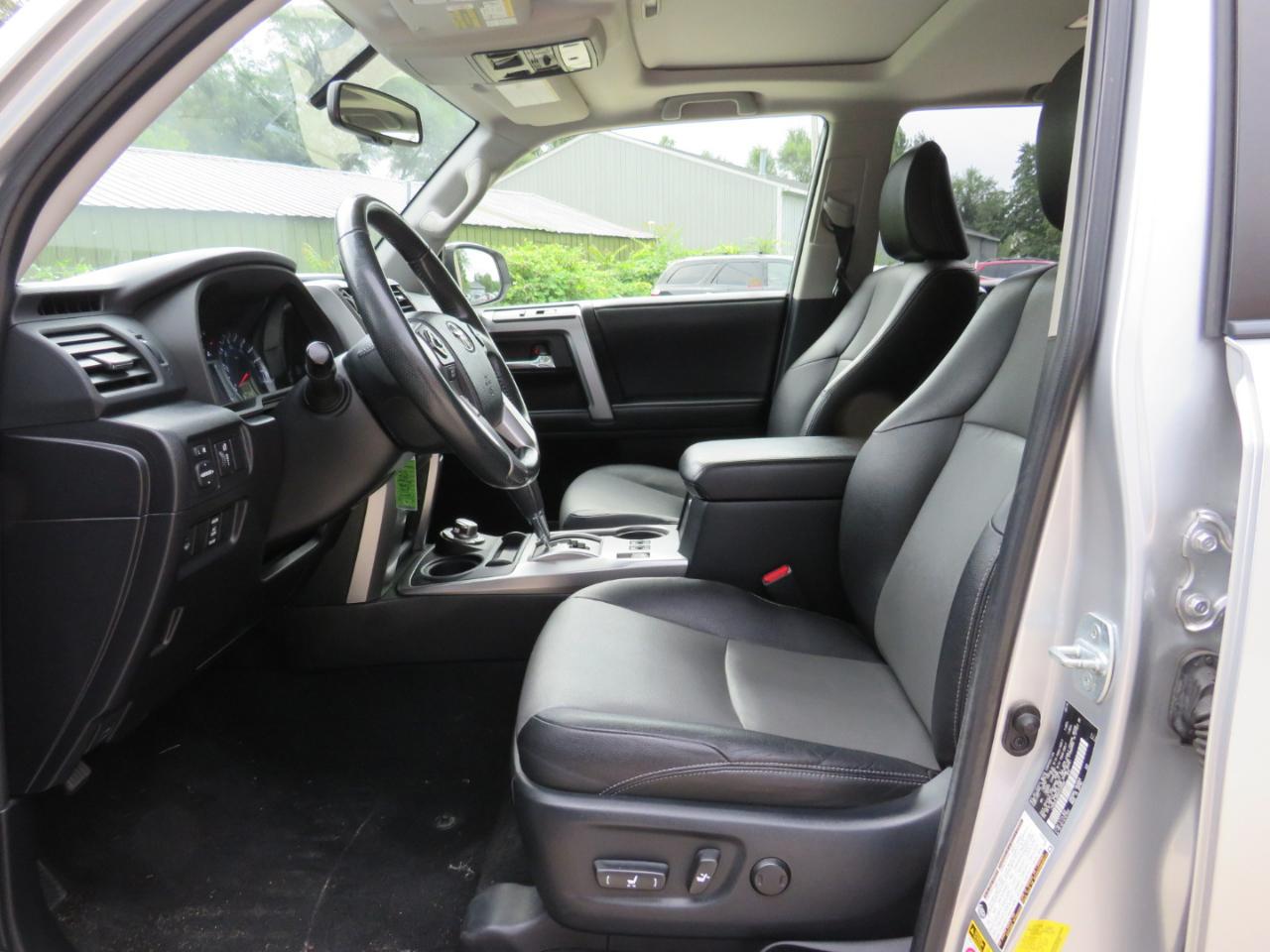 Toyota 4Runner SR5 4WD 2016