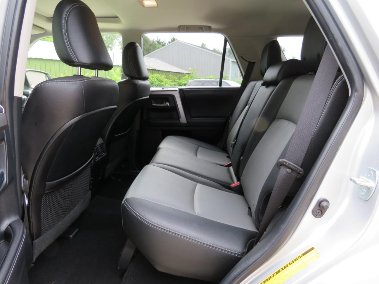 Toyota 4Runner SR5 4WD 2016