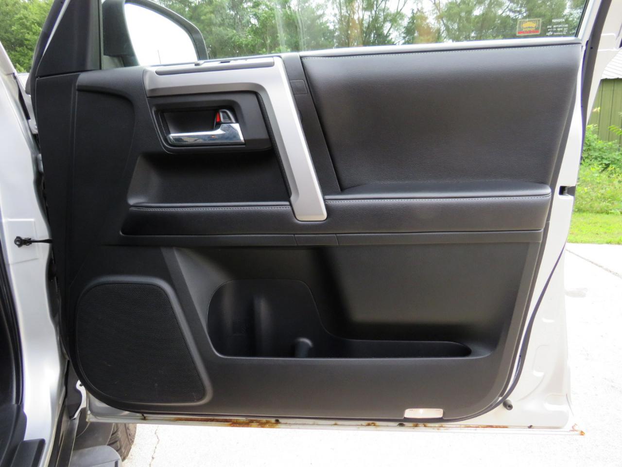 Toyota 4Runner SR5 4WD 2016
