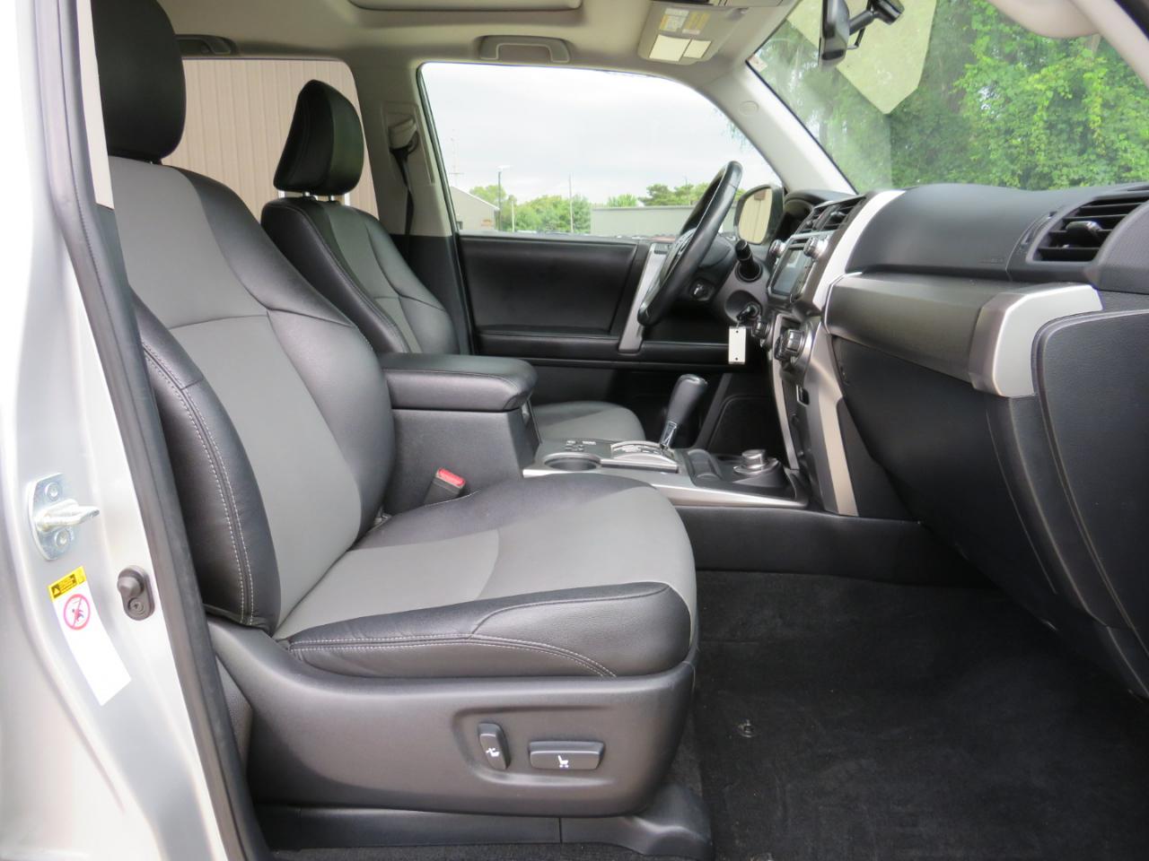 Toyota 4Runner SR5 4WD 2016