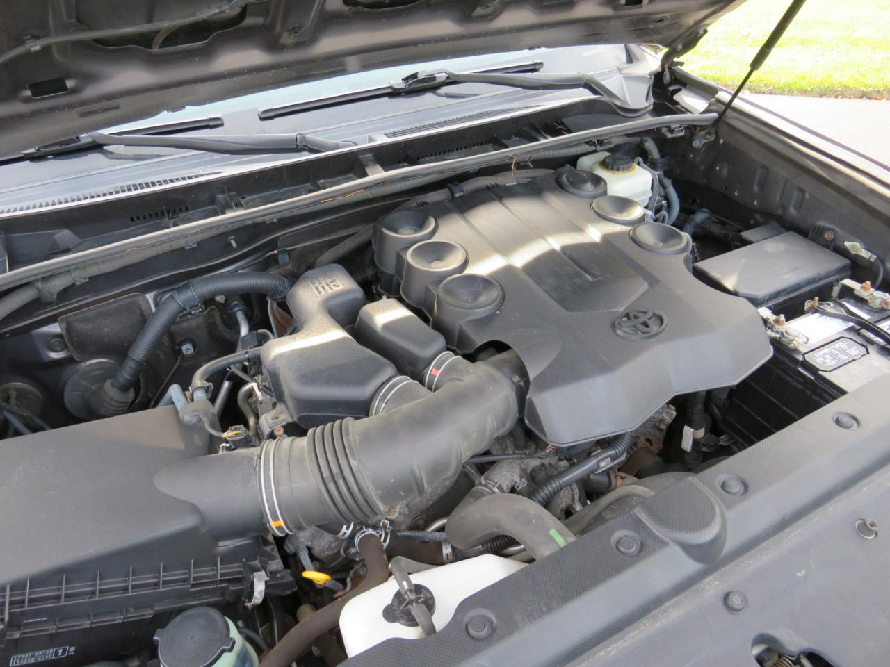 Toyota 4Runner SR5 4WD 2014