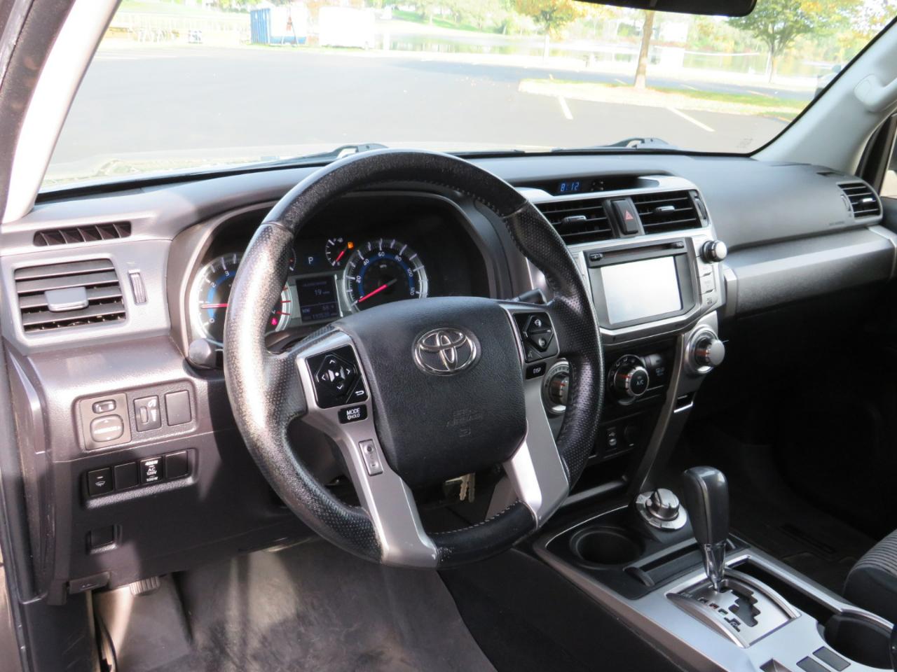Toyota 4Runner SR5 4WD 2014