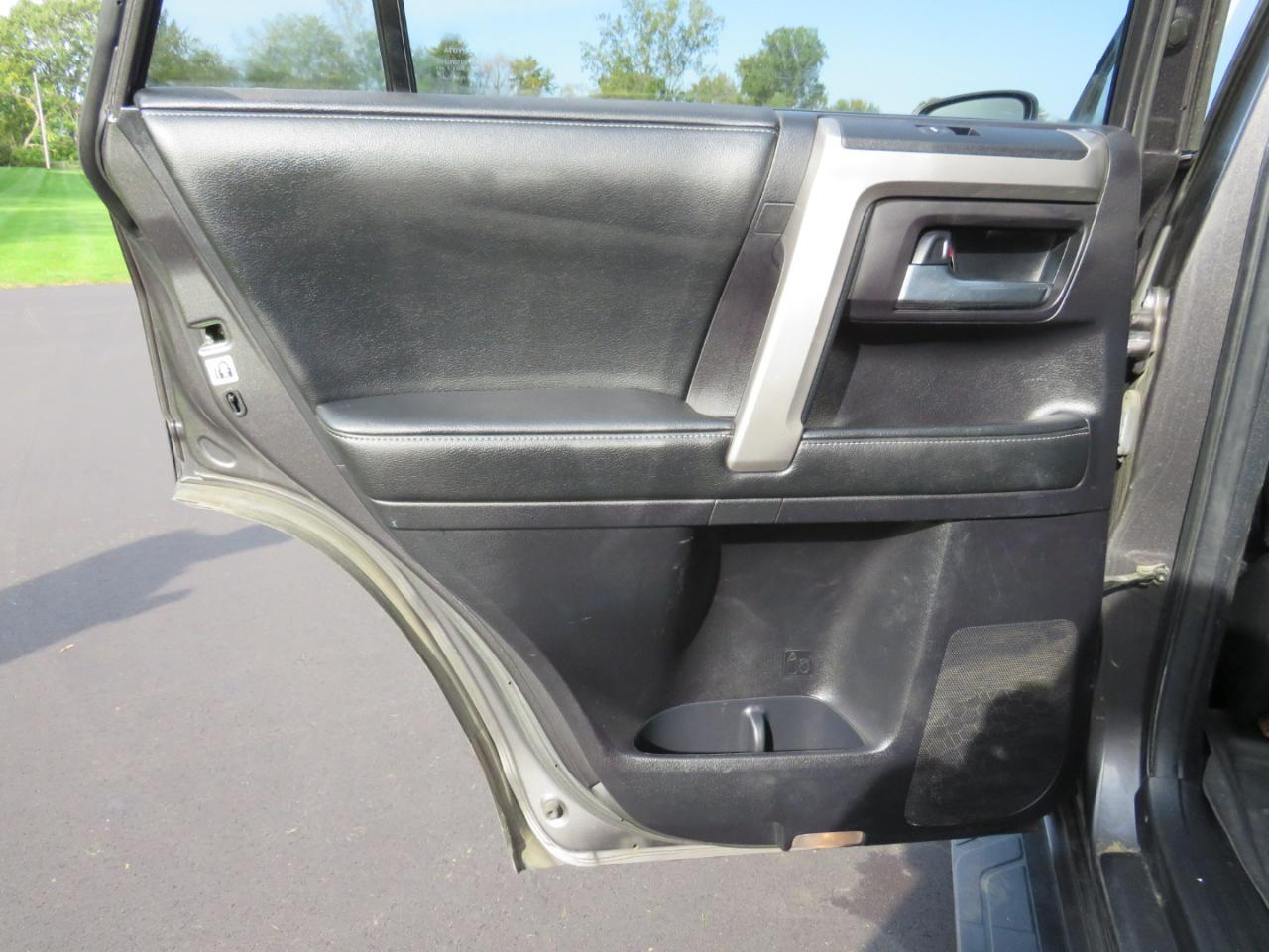 Toyota 4Runner SR5 4WD 2014