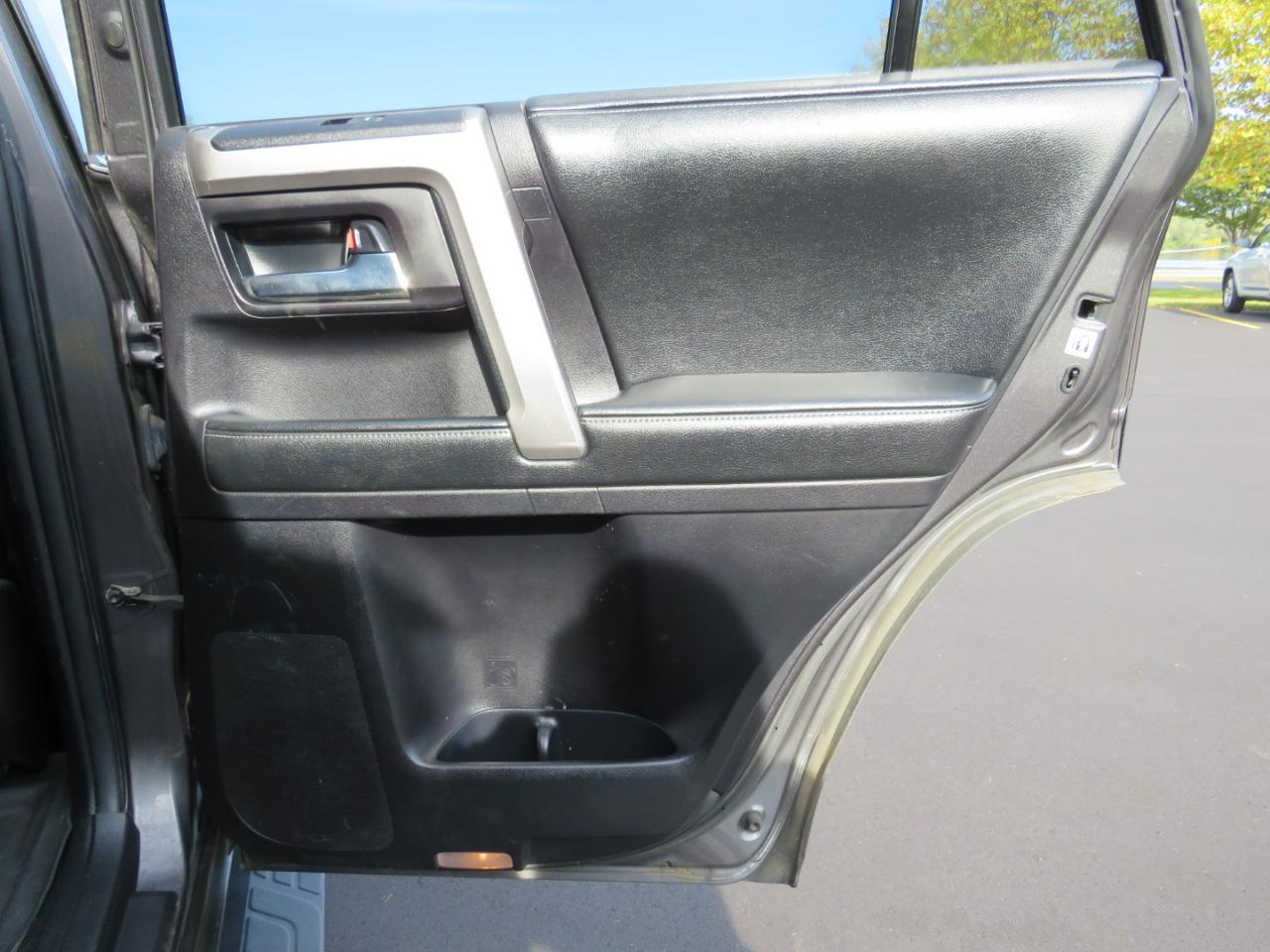Toyota 4Runner SR5 4WD 2014