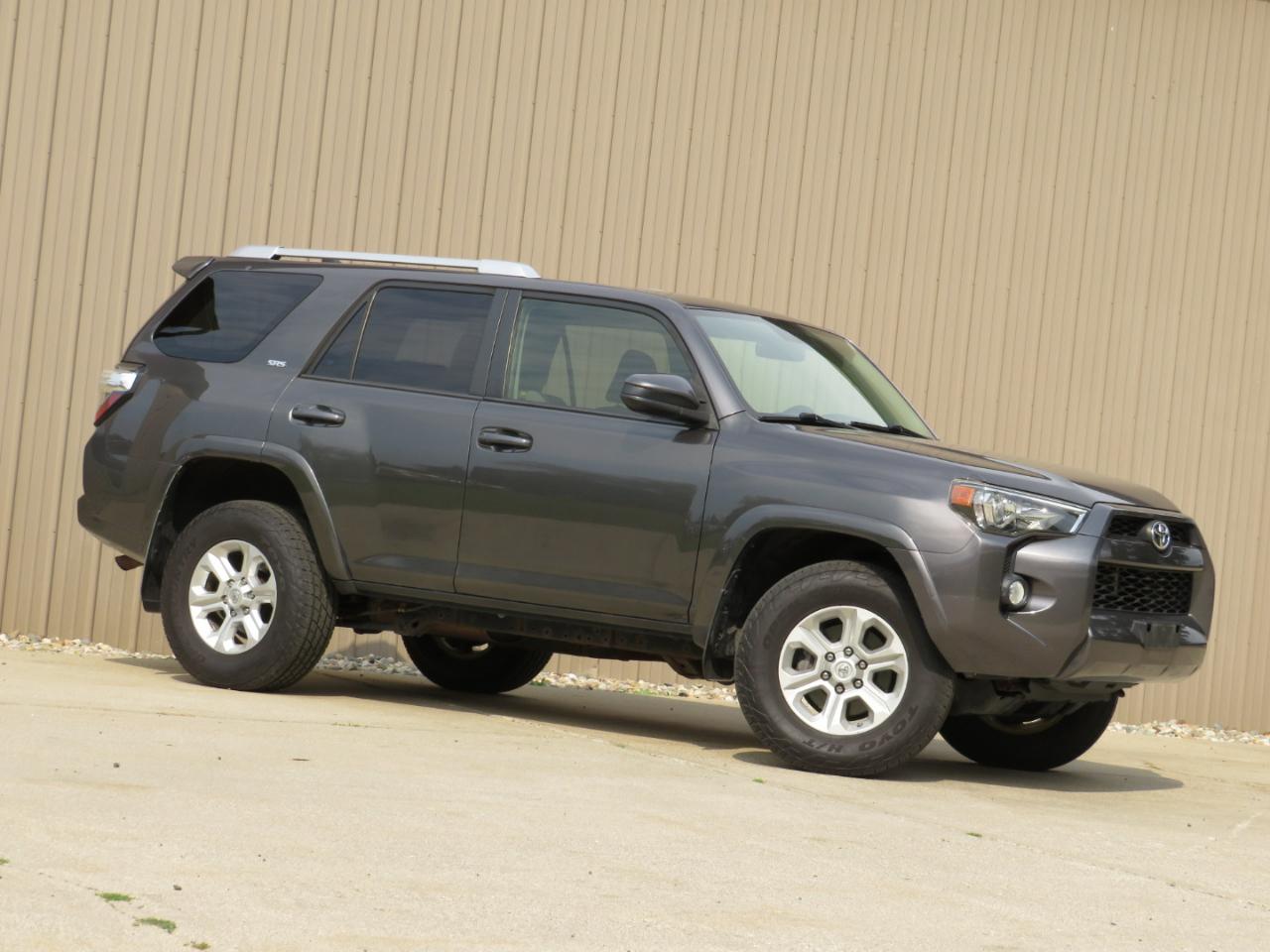 Toyota 4Runner SR5 4WD 2016