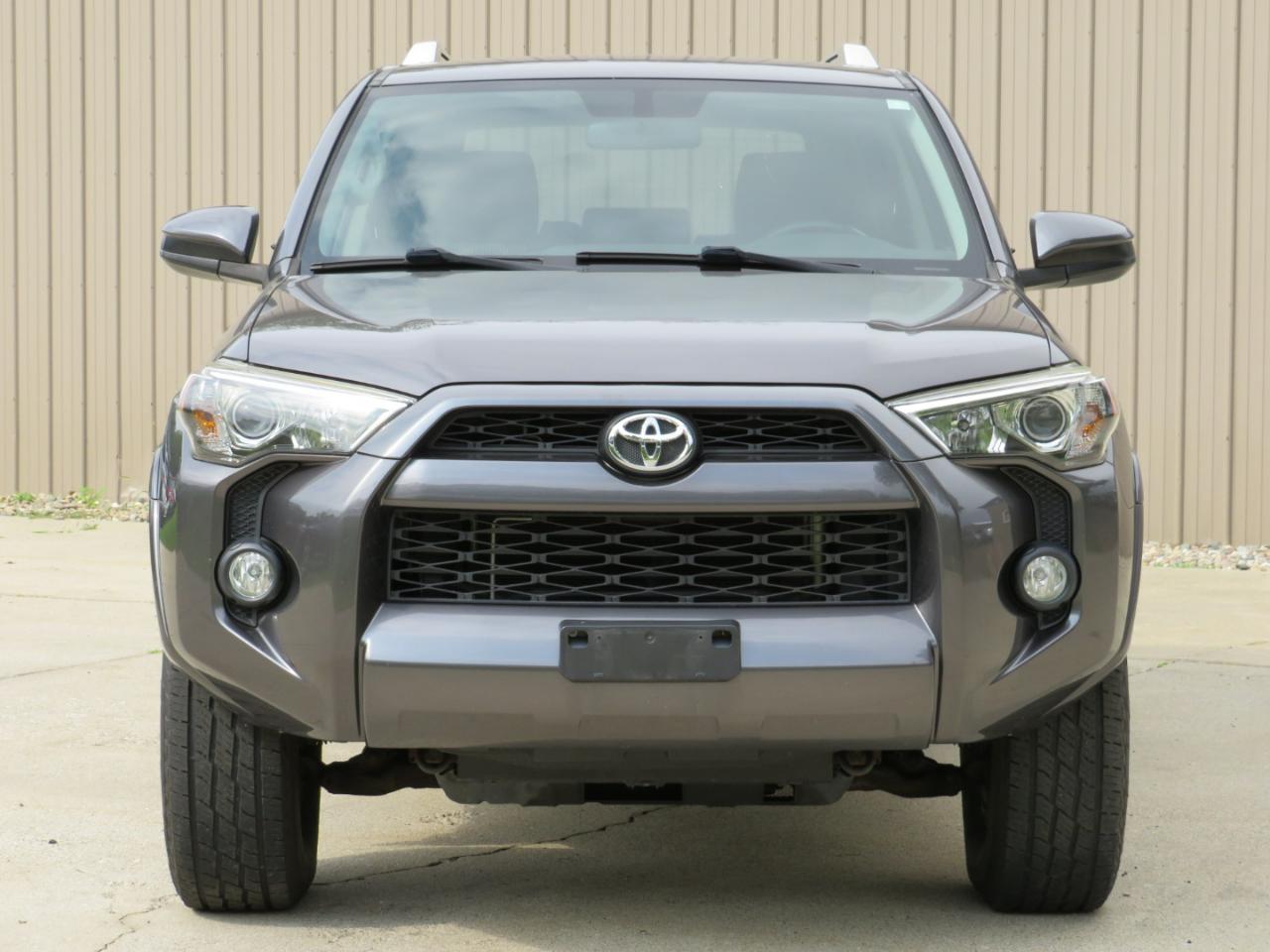 Toyota 4Runner SR5 4WD 2016