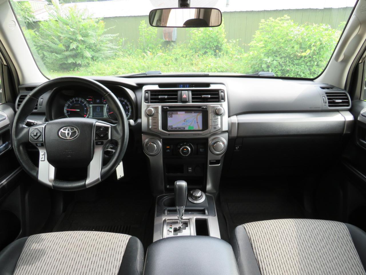 Toyota 4Runner SR5 4WD 2016