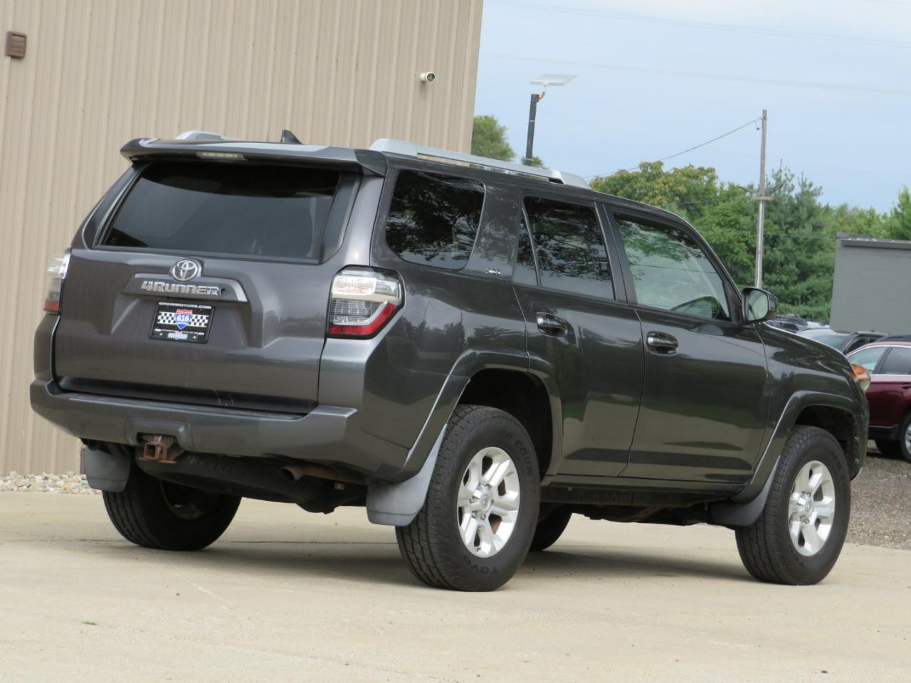 Toyota 4Runner SR5 4WD 2016