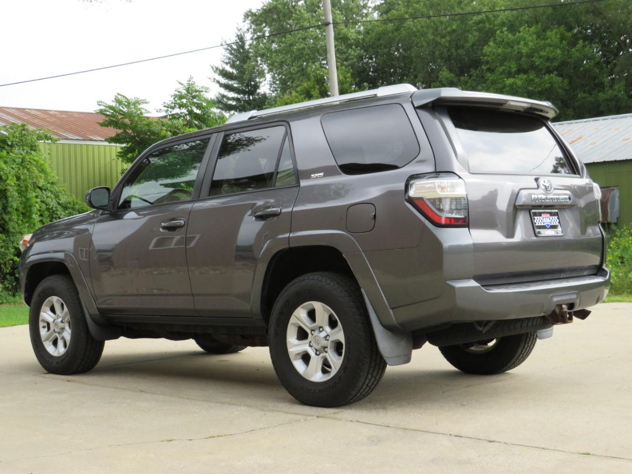 Toyota 4Runner SR5 4WD 2016