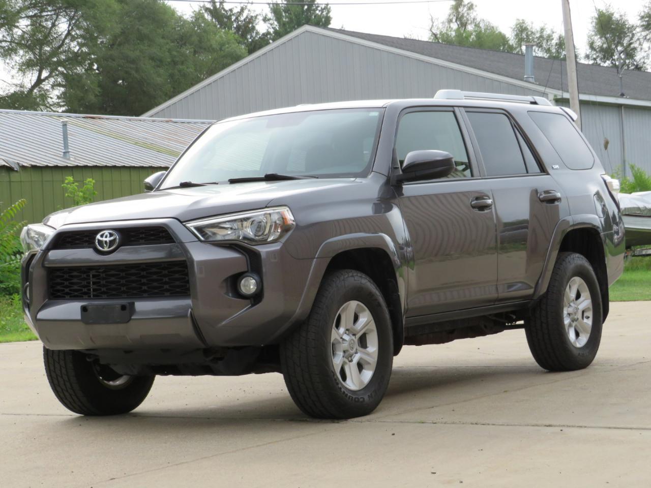 Toyota 4Runner SR5 4WD 2016