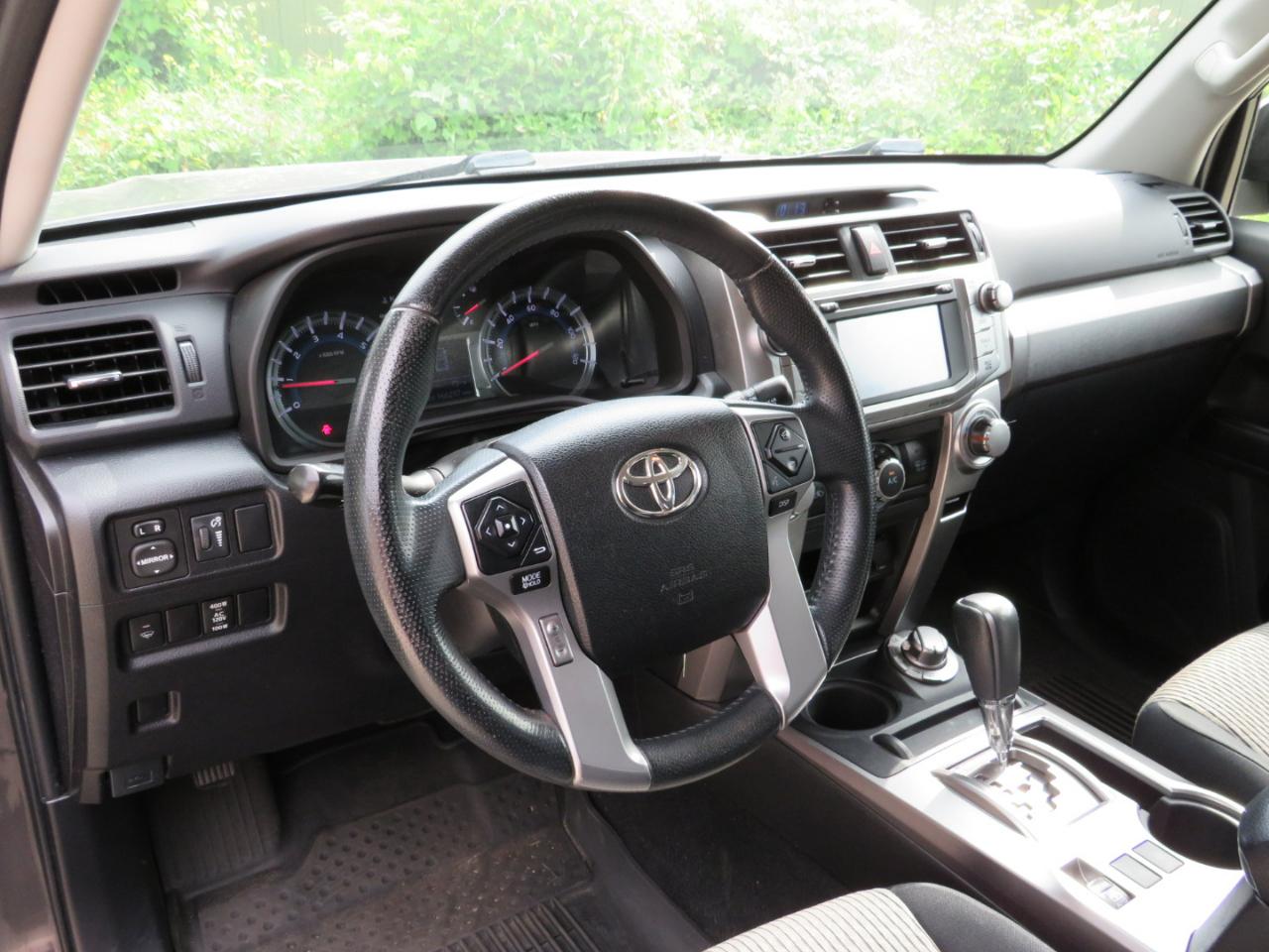 Toyota 4Runner SR5 4WD 2016