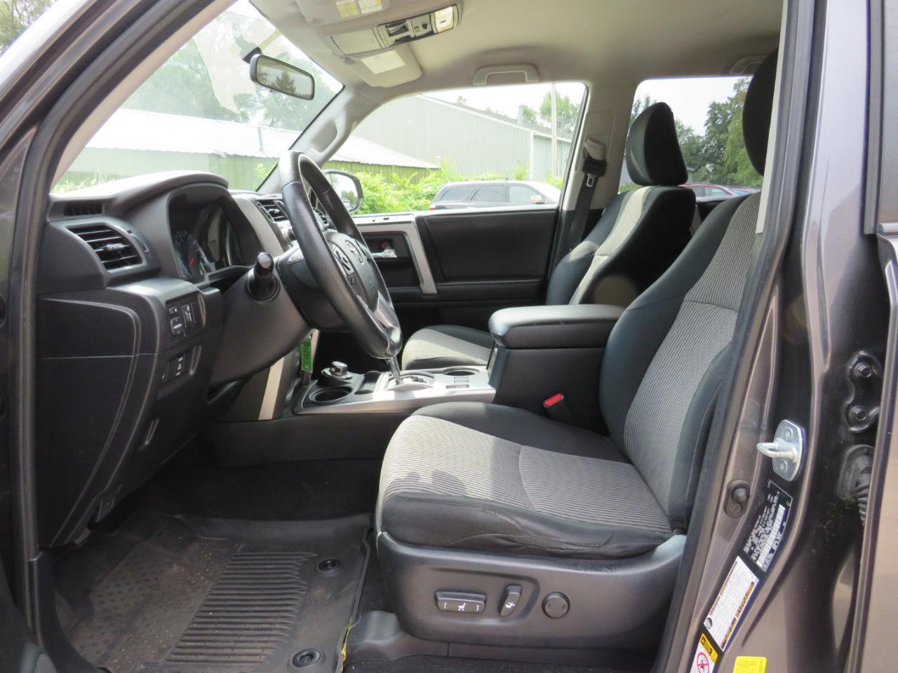 Toyota 4Runner SR5 4WD 2016