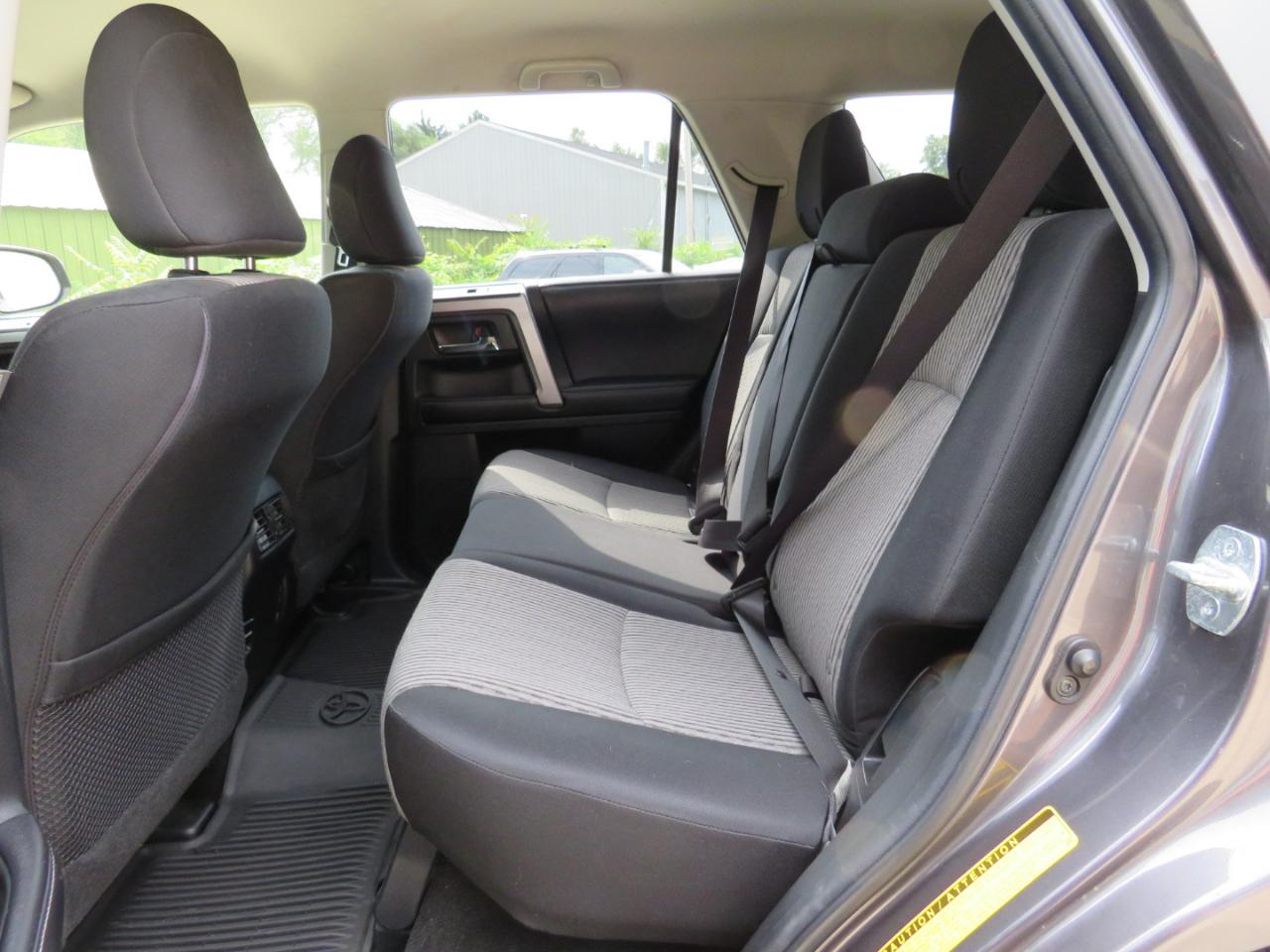 Toyota 4Runner SR5 4WD 2016
