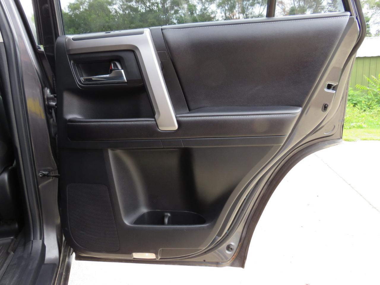 Toyota 4Runner SR5 4WD 2016