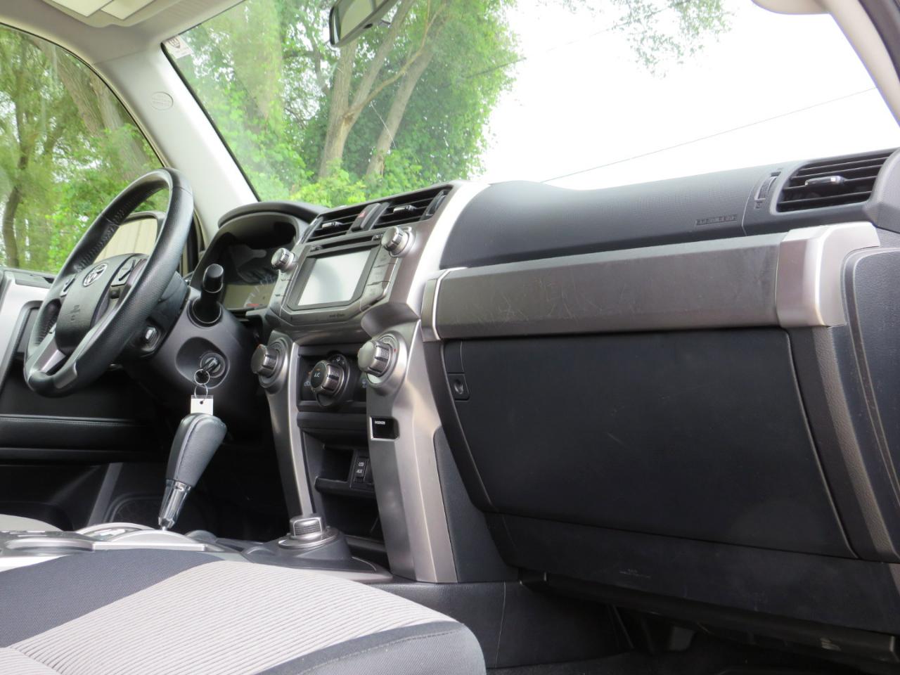 Toyota 4Runner SR5 4WD 2016