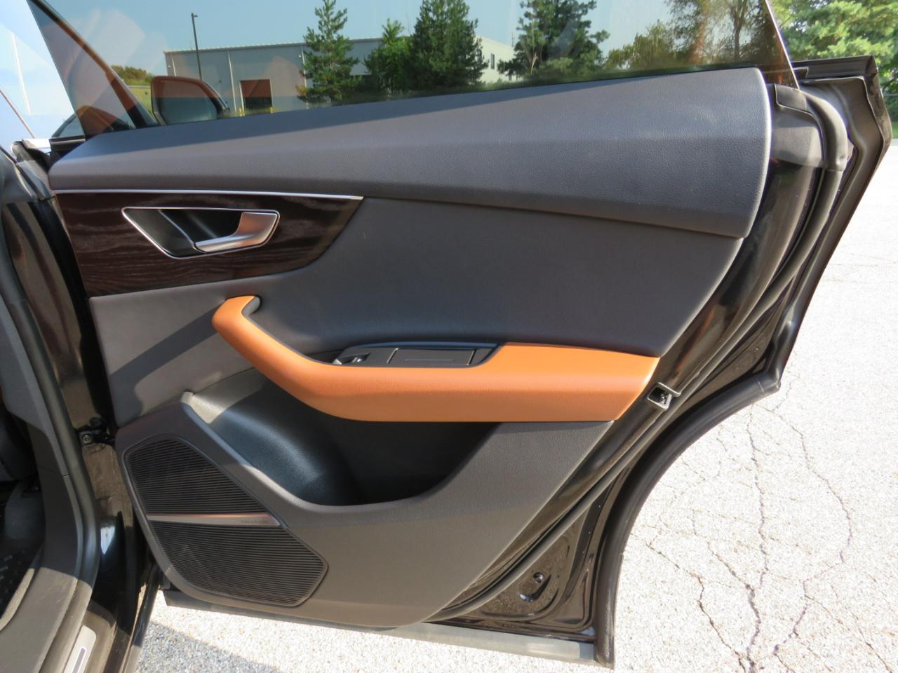 Audi Q8 Premium Plus 55 TFSI quattro 2021