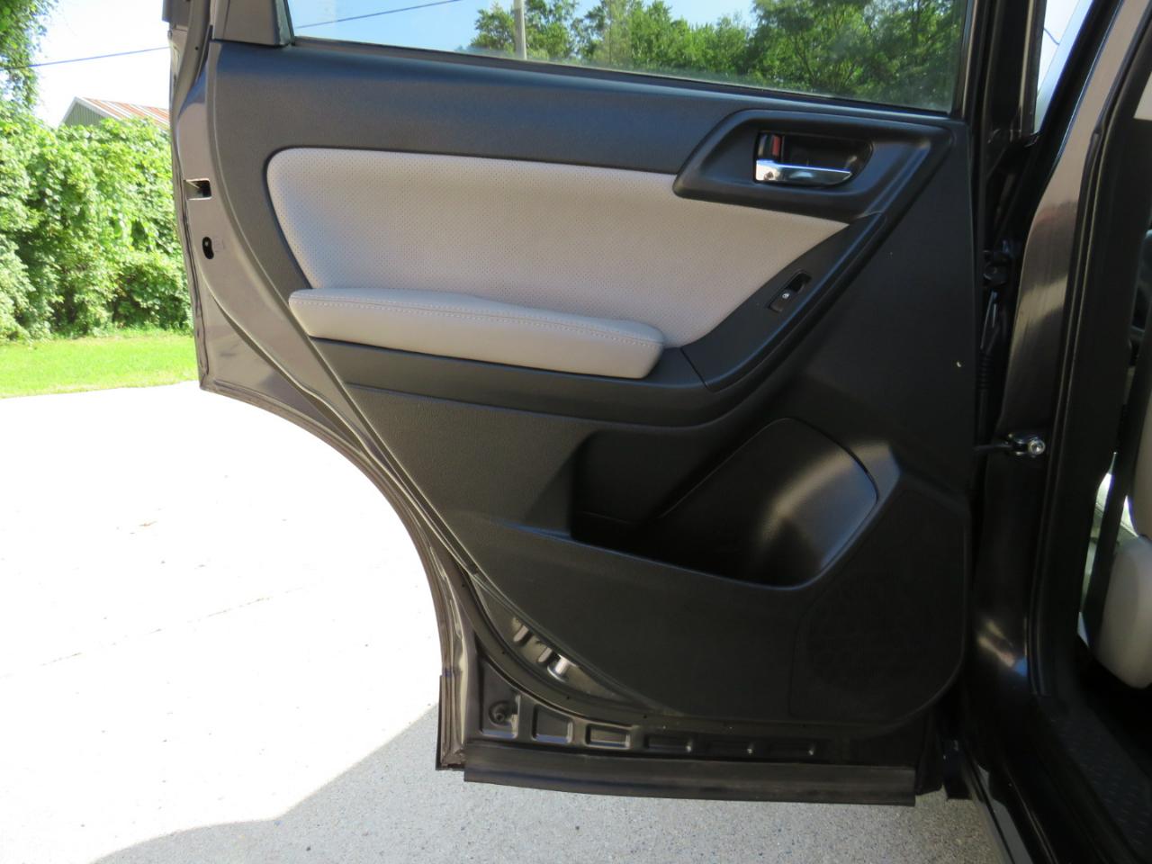 Subaru Forester 2.5i Limited 2015