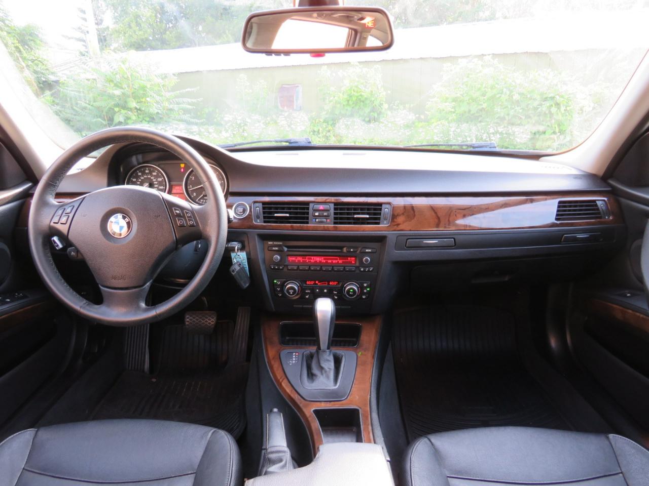 BMW 3-Series Sport Wagon 328i xDrive 2011
