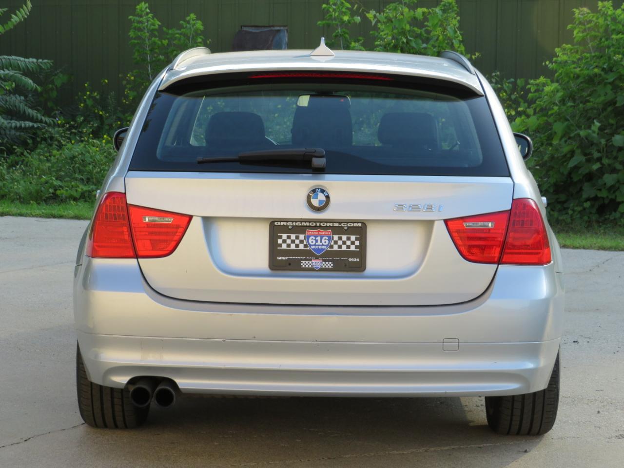 BMW 3-Series Sport Wagon 328i xDrive 2011