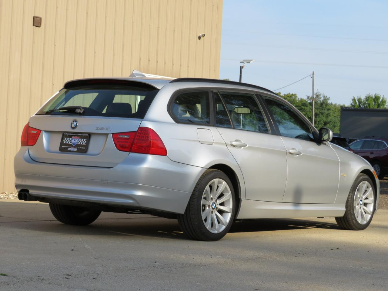 BMW 3-Series Sport Wagon 328i xDrive 2011