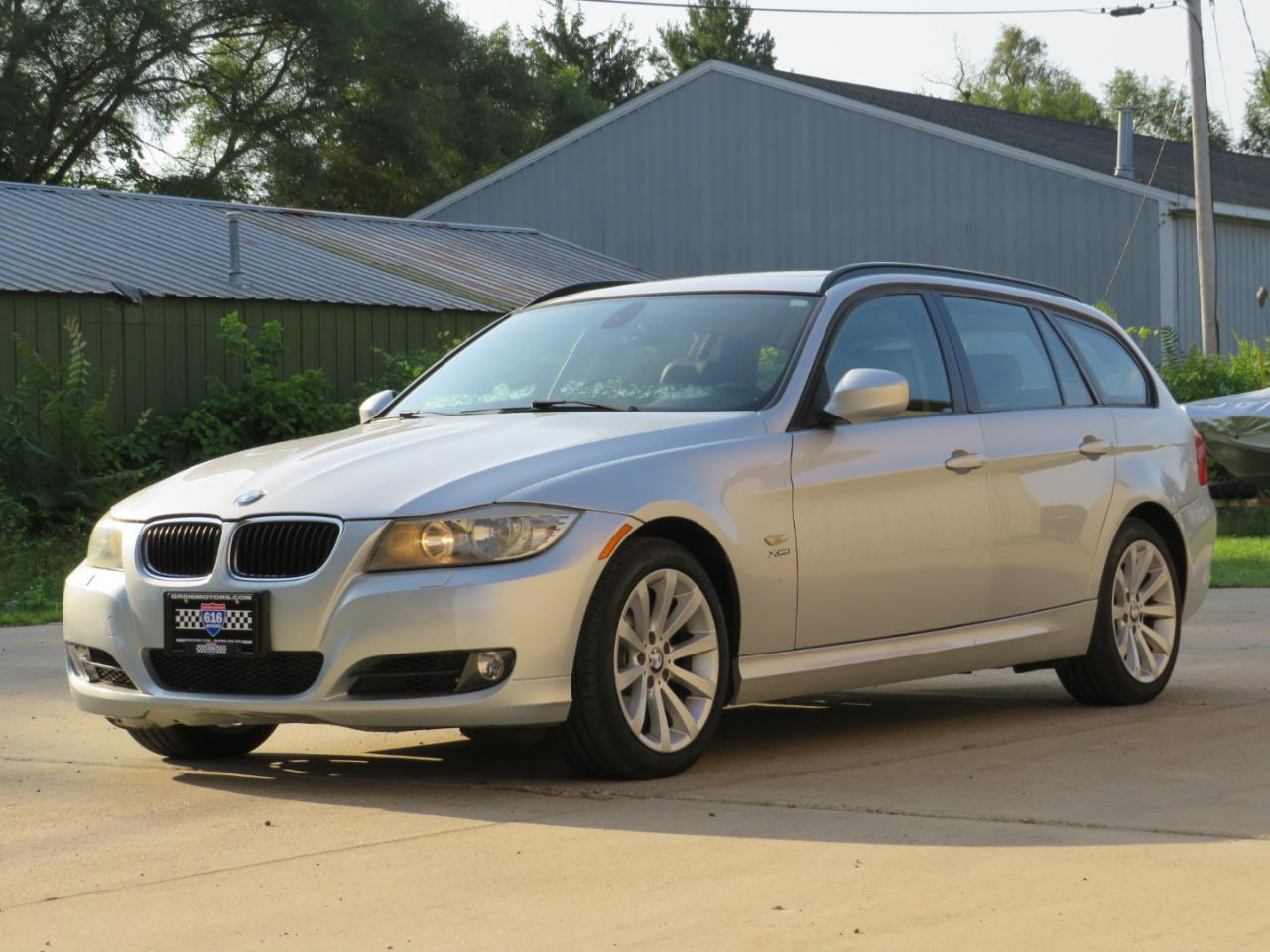 BMW 3-Series Sport Wagon 328i xDrive 2011