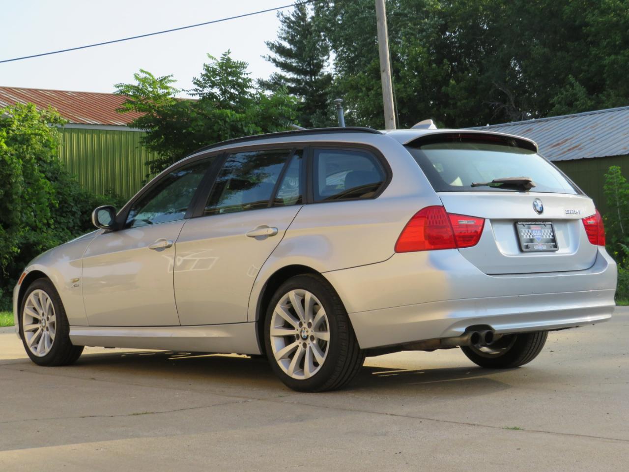 BMW 3-Series Sport Wagon 328i xDrive 2011