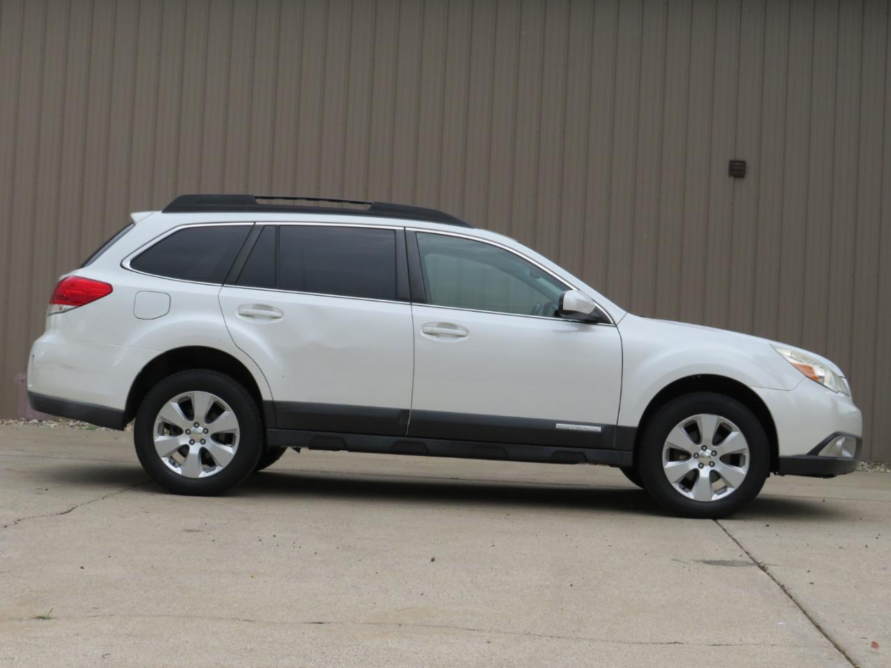Subaru Outback 2.5i Limited 2010