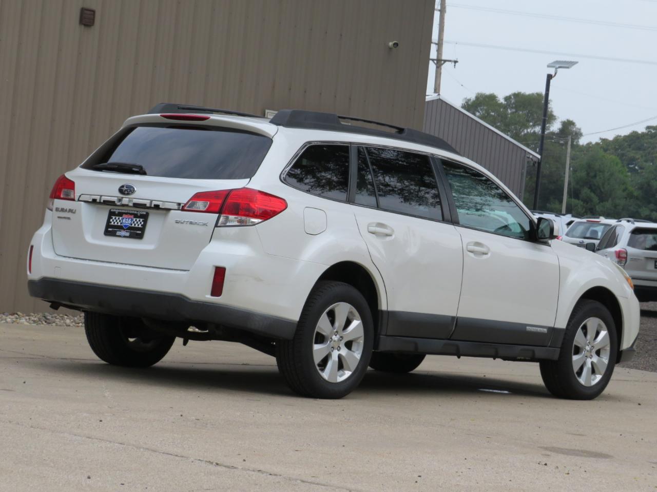 Subaru Outback 2.5i Limited 2010
