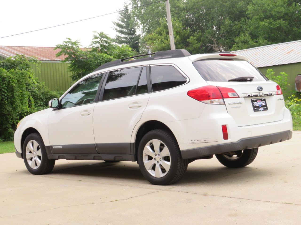 Subaru Outback 2.5i Limited 2010