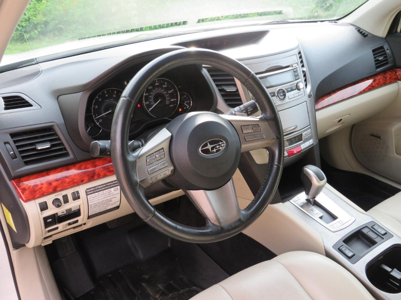 Subaru Outback 2.5i Limited 2010