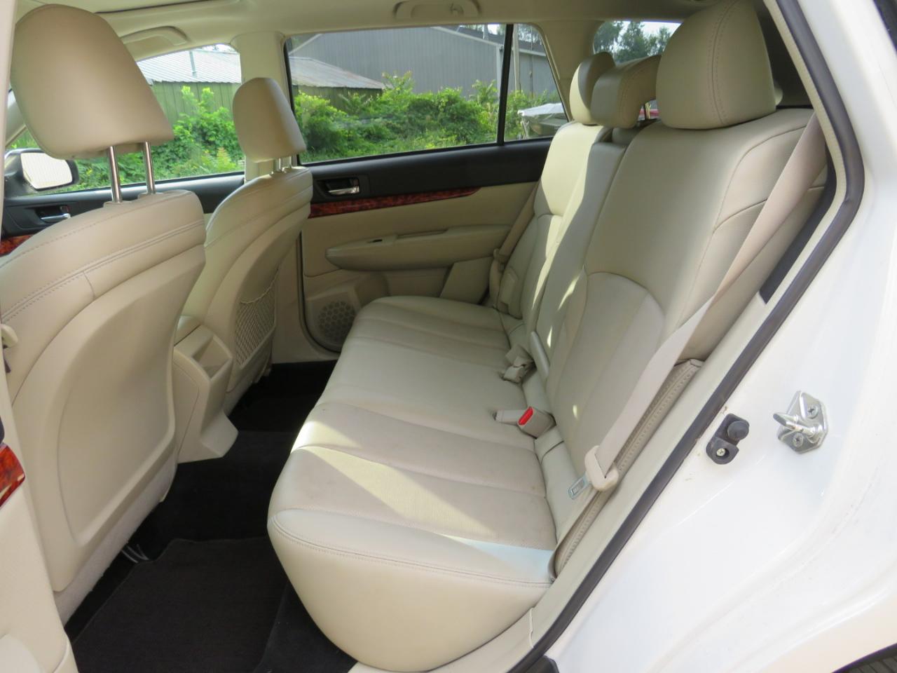 Subaru Outback 2.5i Limited 2010