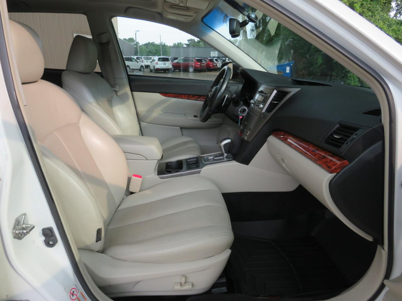 Subaru Outback 2.5i Limited 2010