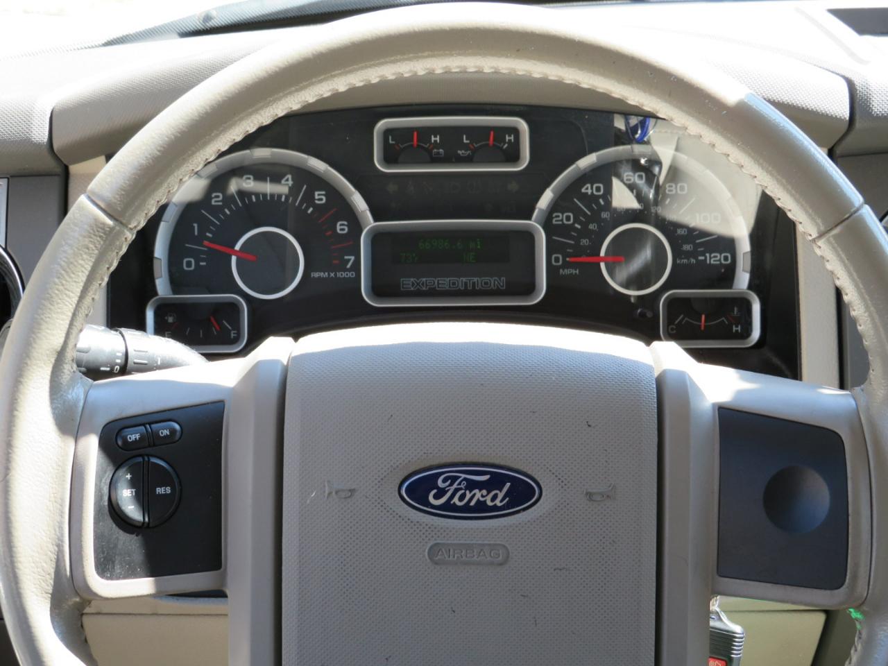 Ford Expedition XLT 4WD 2008