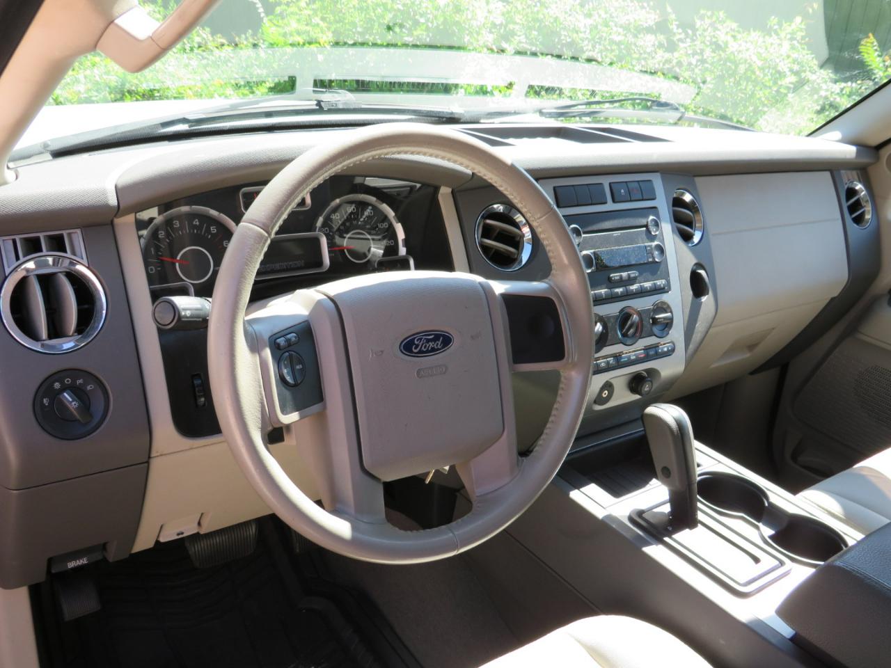 Ford Expedition XLT 4WD 2008
