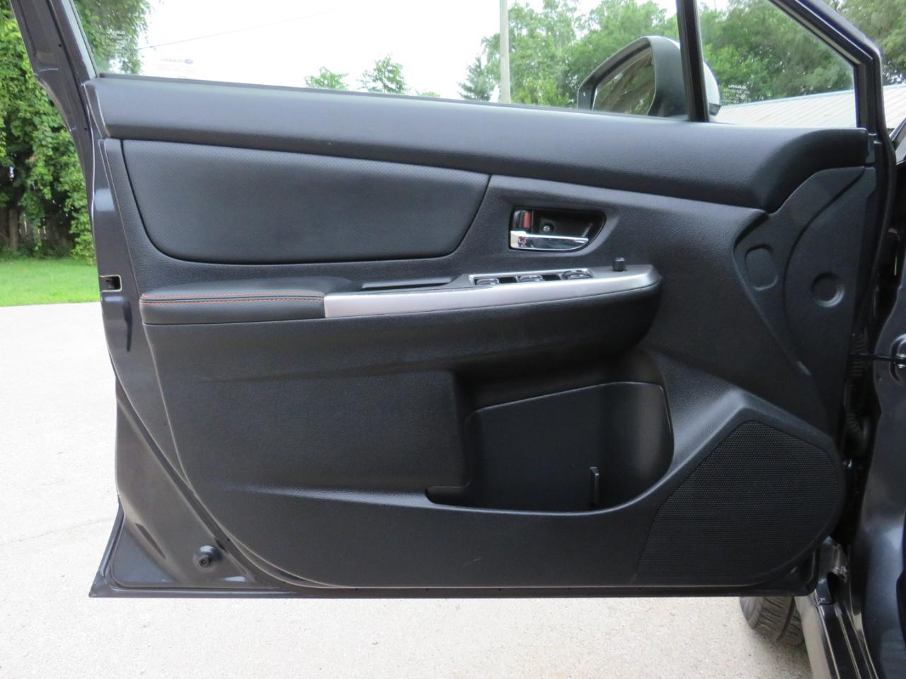 Subaru Crosstrek 2.0i Limited PZEV CVT 2016