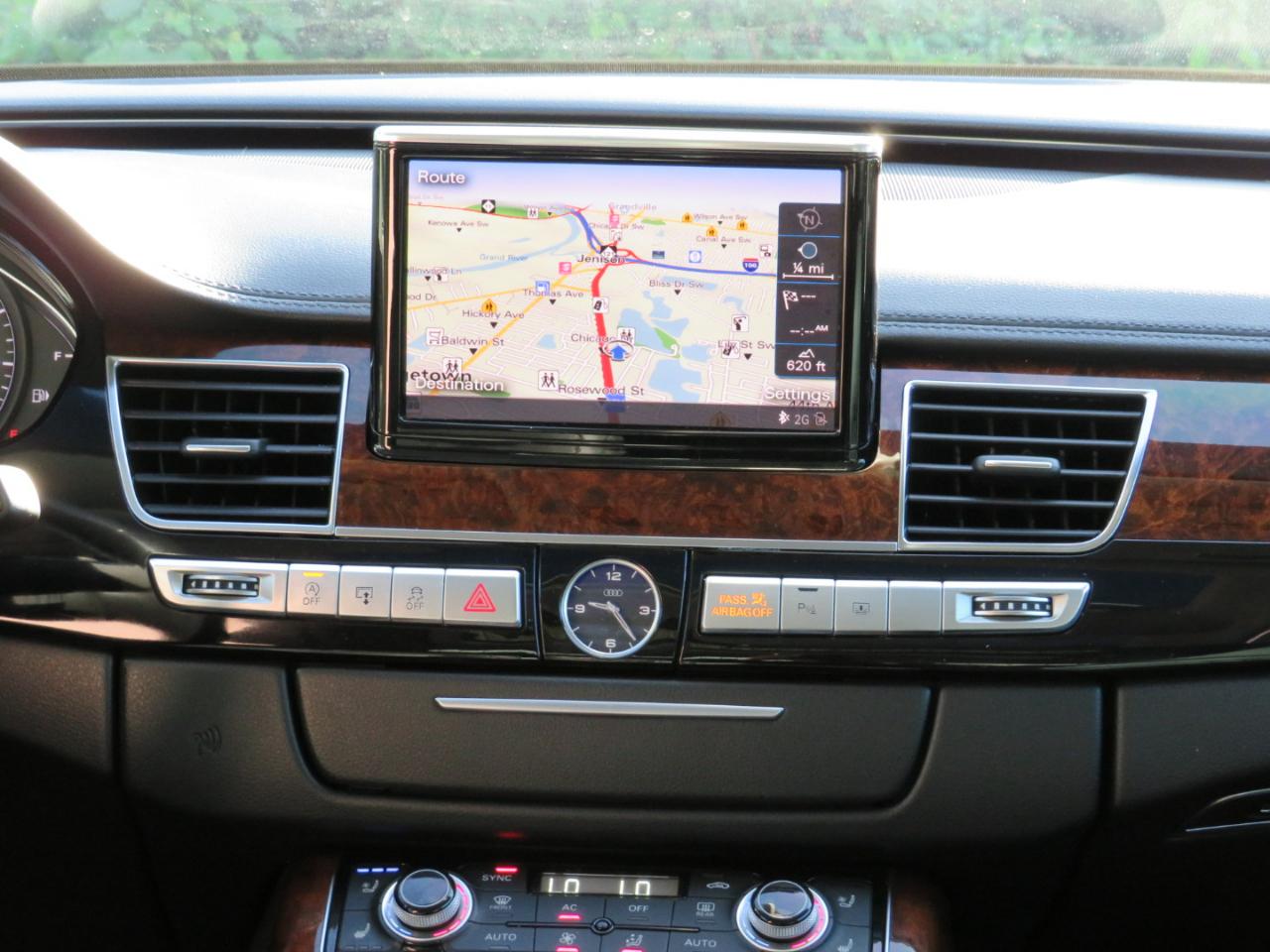 Audi A8 4.0T Sedan L quattro Tiptronic 2013