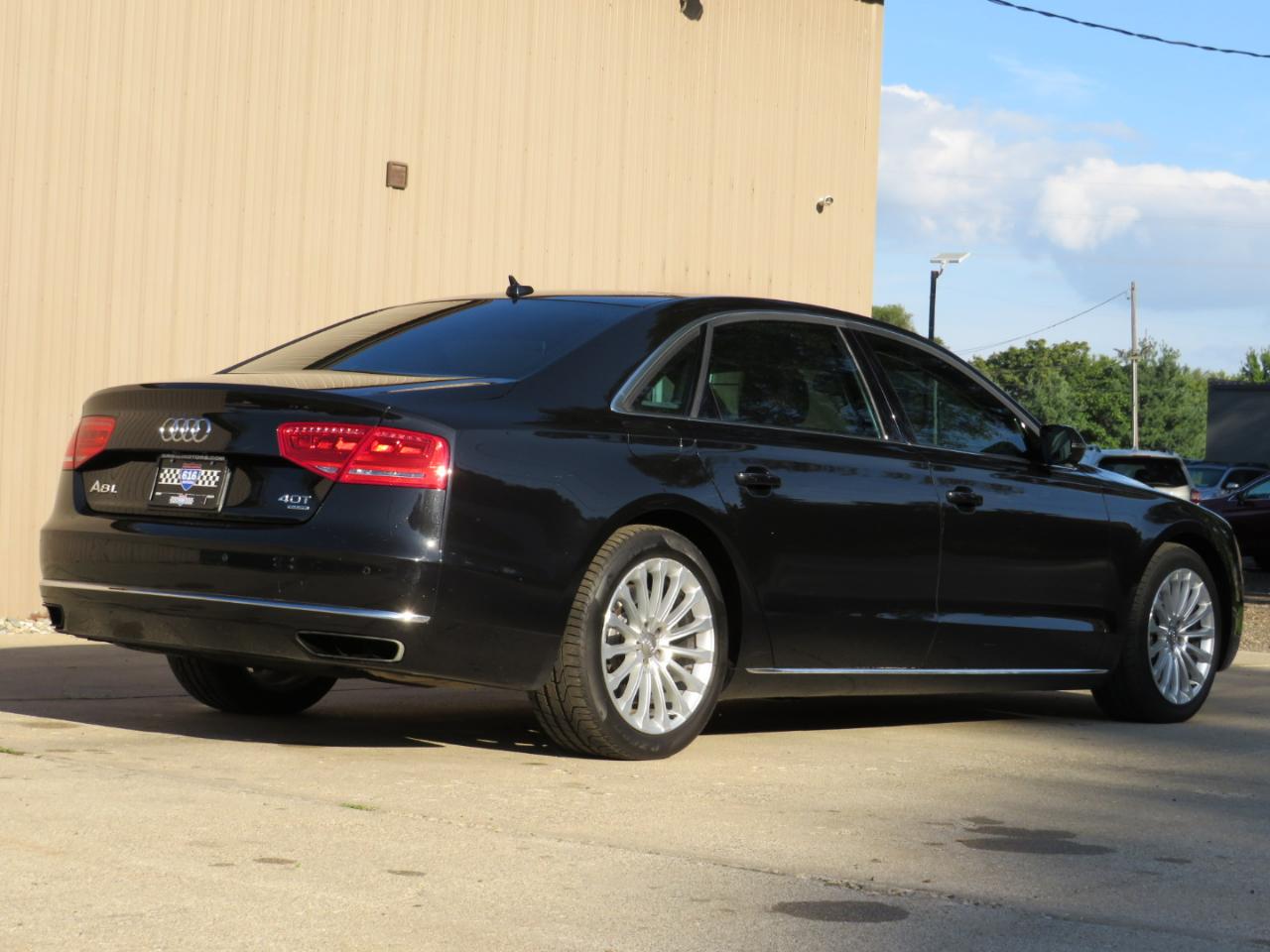 Audi A8 4.0T Sedan L quattro Tiptronic 2013