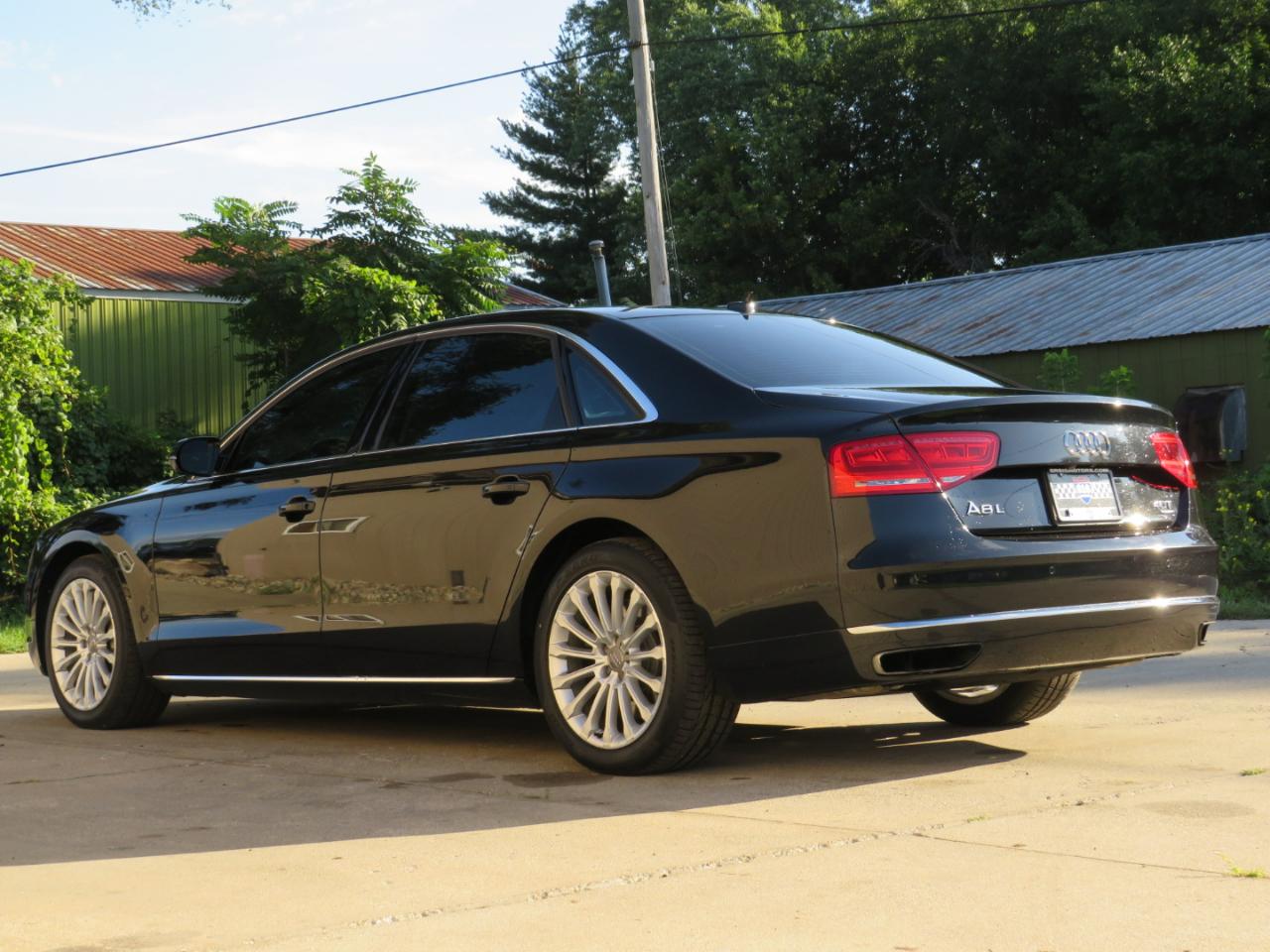 Audi A8 4.0T Sedan L quattro Tiptronic 2013