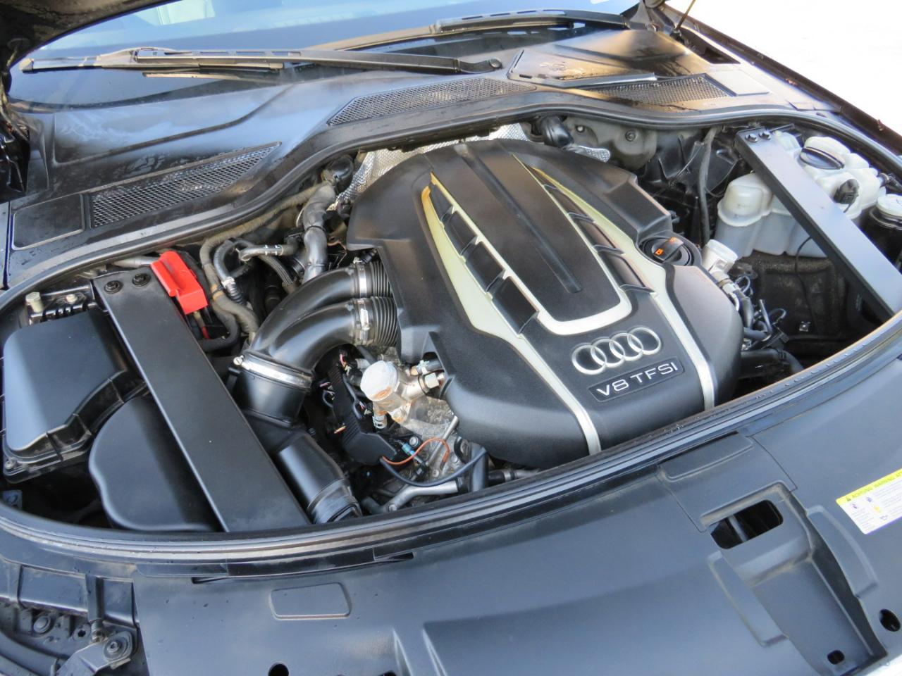 Audi A8 4.0T Sedan L quattro Tiptronic 2013