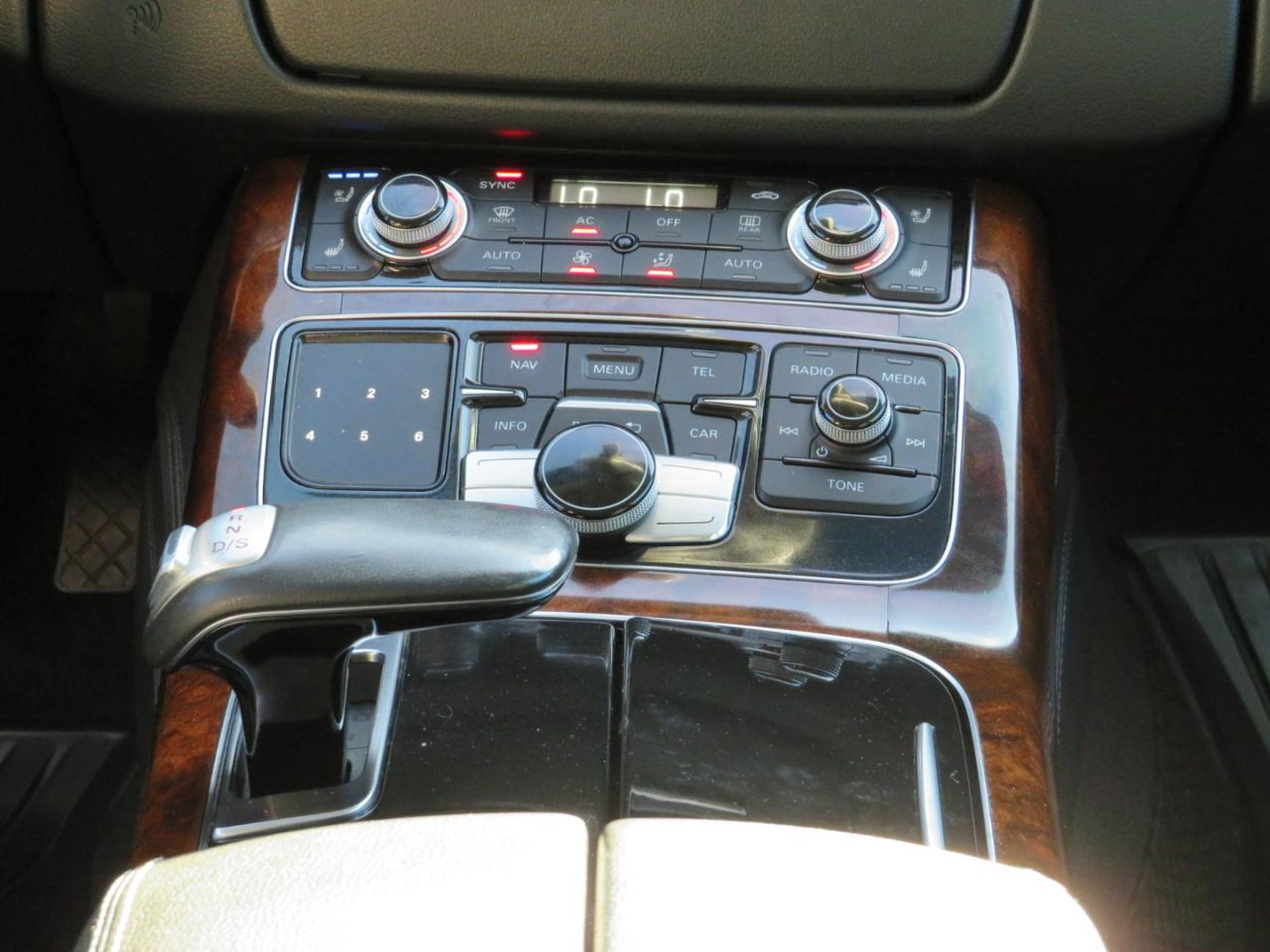 Audi A8 4.0T Sedan L quattro Tiptronic 2013