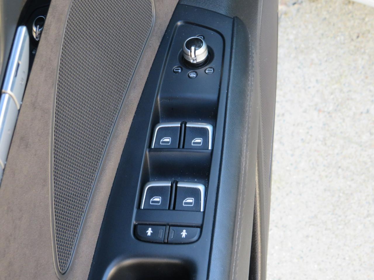 Audi A8 4.0T Sedan L quattro Tiptronic 2013