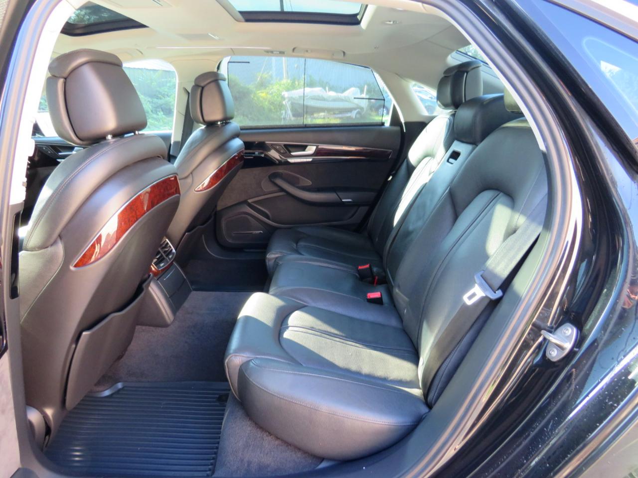 Audi A8 4.0T Sedan L quattro Tiptronic 2013